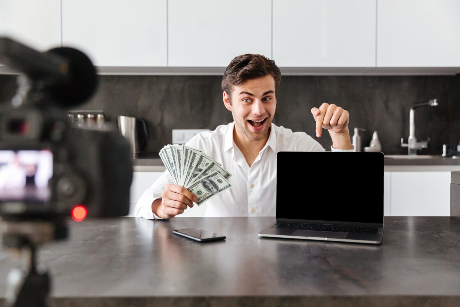 How to Build a Million-Dollar Online Presence: A Complete Guide Inspired by Make1M.com