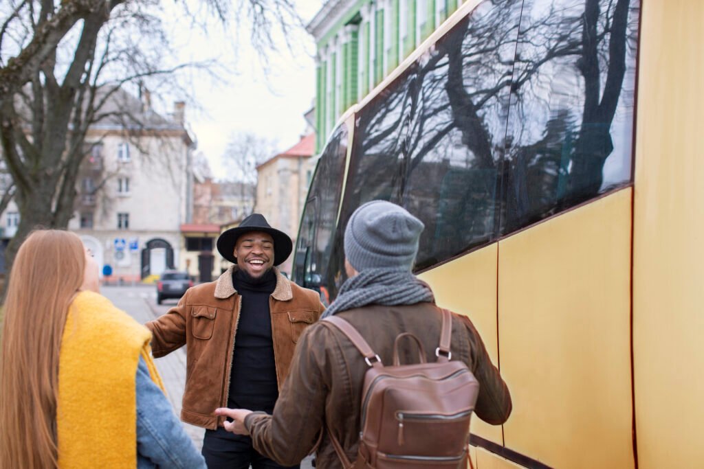 100.3 The Bus Des Moines